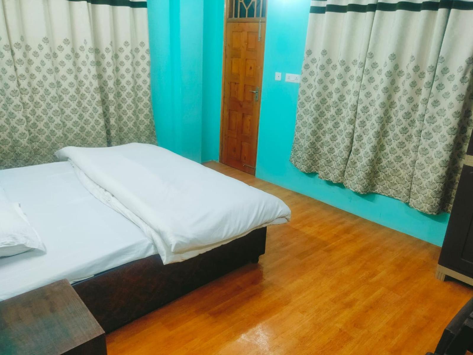 Thakur Apartment Шимла Экстерьер фото